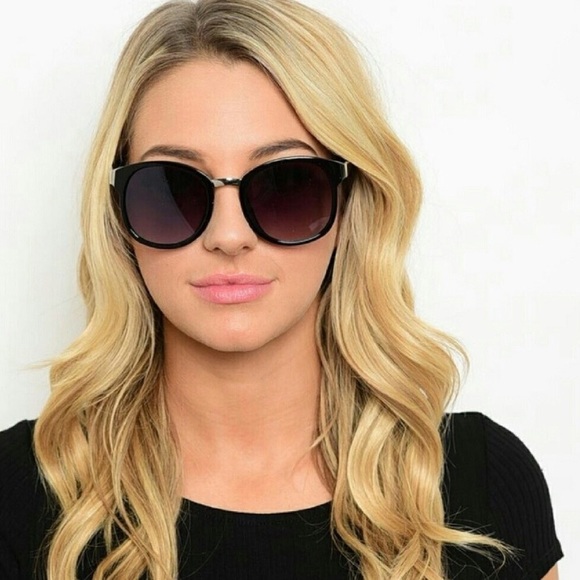 Rounded Cat Eye Sunnies - Picture 3 of 3